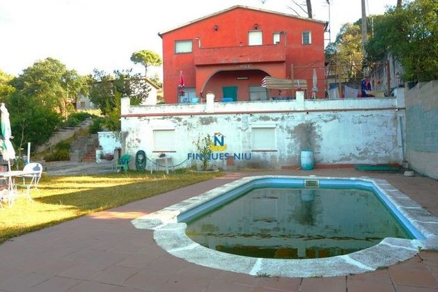 Foto 1 de Chalet en venta en avenida De Argimont de 4 habitaciones con terraza y piscina