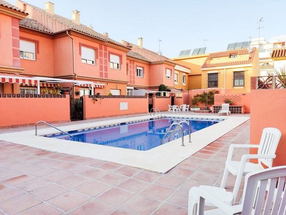 Foto 1 de Venta de casa en Zona Puerto Deportivo de 4 habitaciones con terraza y piscina