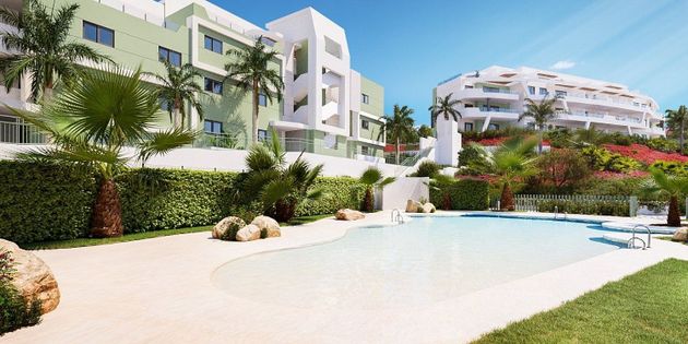 Foto 1 de Venta de dúplex en Calahonda de 2 habitaciones con terraza y piscina