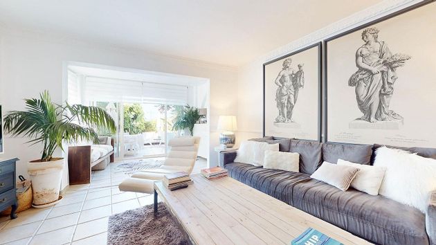 Foto 2 de Piso en venta en Los Monteros - Bahía de Marbella de 2 habitaciones con terraza y piscina