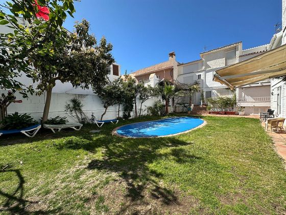Foto 1 de Casa en venda a Zona Puerto Deportivo de 3 habitacions amb terrassa i piscina