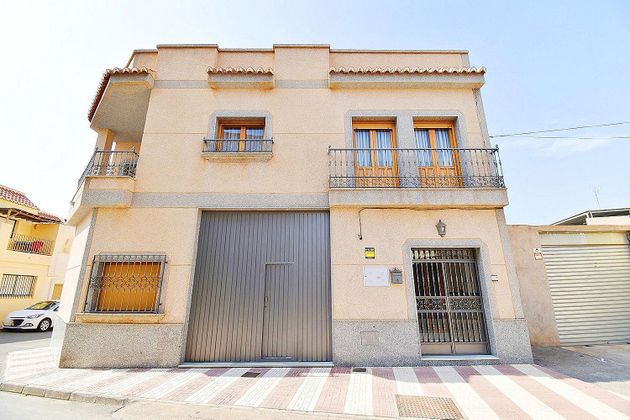 Foto 1 de Casa en venta en Adra de 5 habitaciones con terraza y garaje