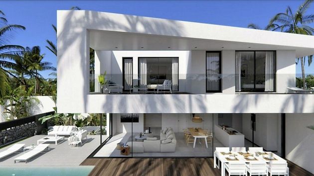 Foto 2 de Chalet en venta en Soto del Real de 7 habitaciones con terraza y piscina