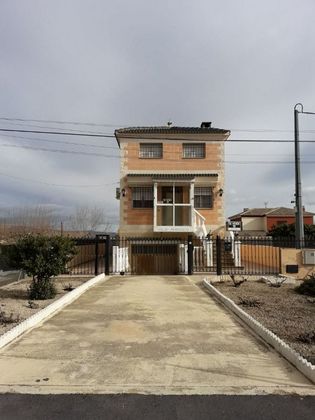 Foto 1 de Venta de chalet en Villena de 4 habitaciones con garaje y jardín
