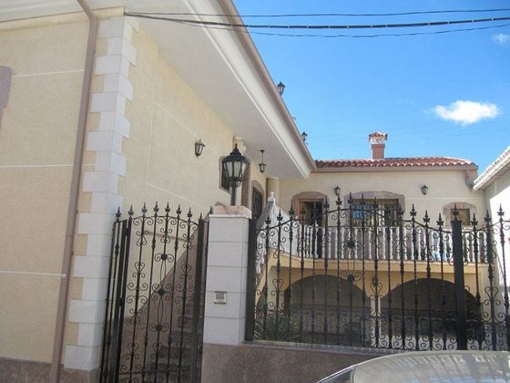 Foto 2 de Casa en venta en Algueña de 5 habitaciones con terraza y garaje