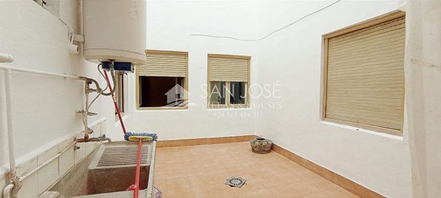 Foto 1 de Pis en venda a El Raval - Portes Encarnades de 4 habitacions amb garatge