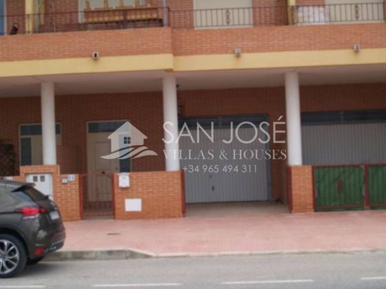 Foto 2 de Casa en venda a Daya Nueva de 4 habitacions amb terrassa i garatge