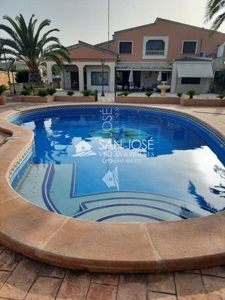 Foto 2 de Xalet en venda a El Fondo de les Neus-El Hondon de las Nieves de 4 habitacions amb piscina i garatge