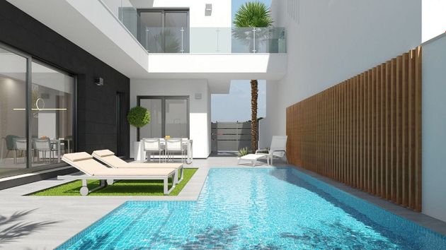 Foto 2 de Chalet en venta en Playa del Esparto-Veneziola de 3 habitaciones con terraza y piscina