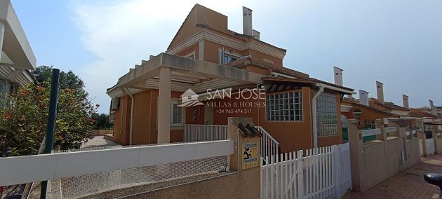 Foto 1 de Venta de chalet en Centro - Santa Pola de 4 habitaciones con terraza y piscina
