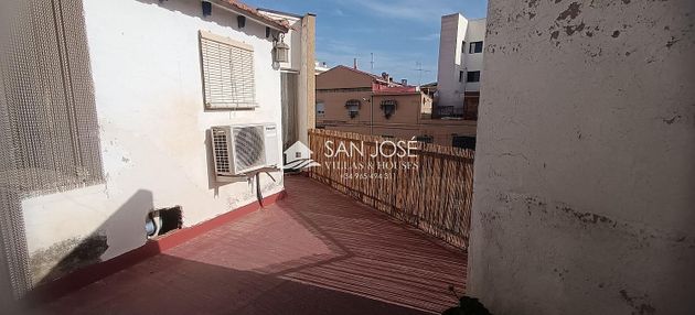 Foto 2 de Casa en venda a Monforte del Cid de 4 habitacions amb terrassa i garatge