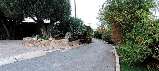 Foto 1 de Venta de chalet en El Pla de Sant Josep - L'Asil de 5 habitaciones con garaje y jardín
