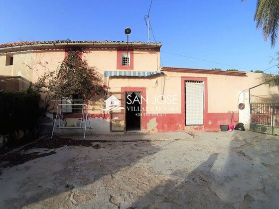 Foto 1 de Venta de casa rural en Monforte del Cid de 6 habitaciones y 240 m²