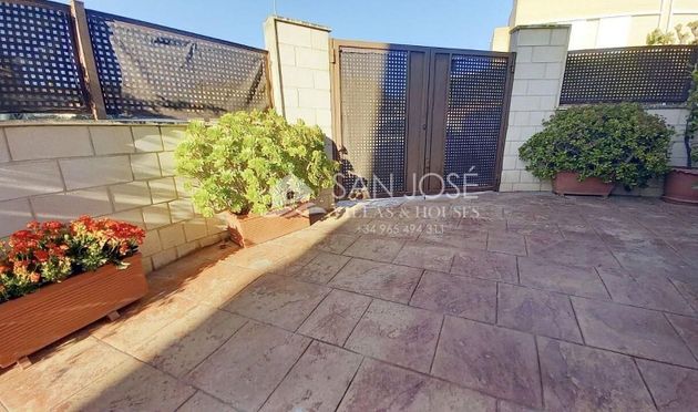 Foto 1 de Casa en venda a Elda de 3 habitacions amb piscina i jardí