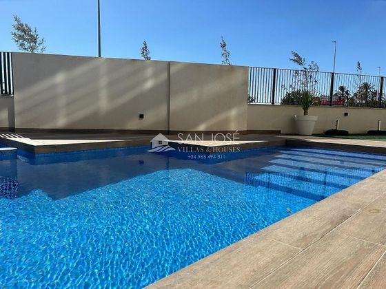 Foto 1 de Casa en venta en El Travaló - Martínez Valero de 3 habitaciones con terraza y piscina