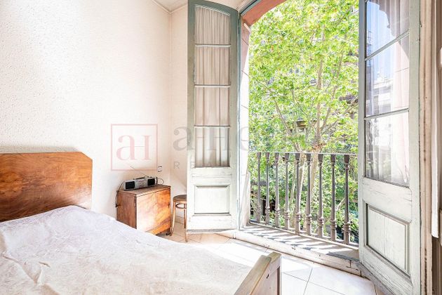 Foto 2 de Piso en venta en La Dreta de l'Eixample de 4 habitaciones con balcón y calefacción