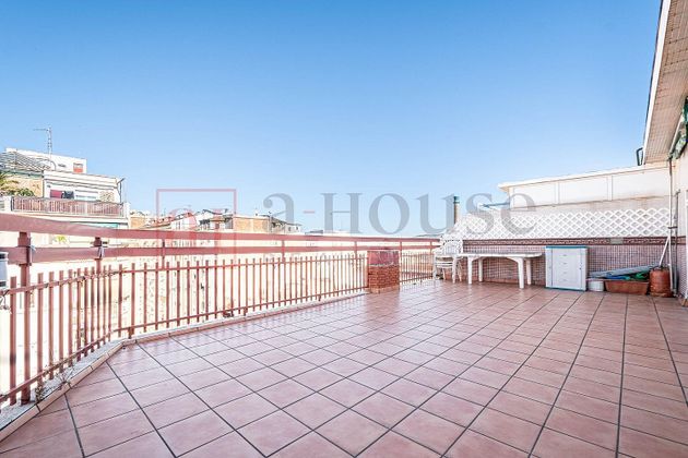 Foto 2 de Àtic en venda a La Sagrada Família de 10 habitacions amb terrassa i balcó