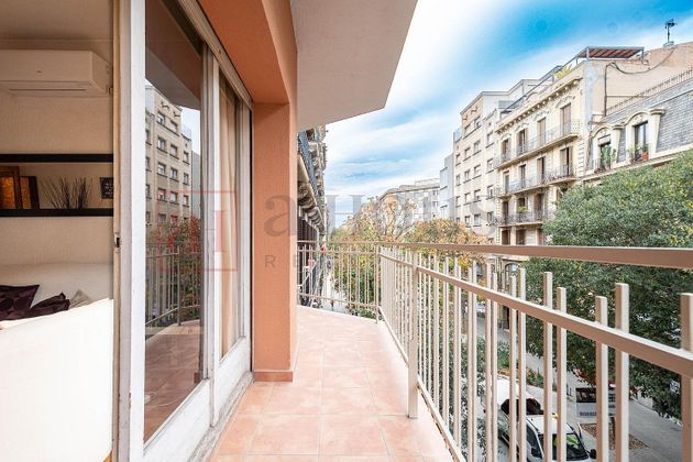 Foto 2 de Piso en venta en La Dreta de l'Eixample de 4 habitaciones con terraza y balcón