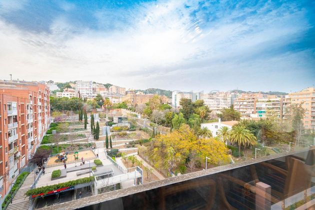 Foto 1 de Venta de piso en Vila de Gràcia de 4 habitaciones con calefacción y ascensor