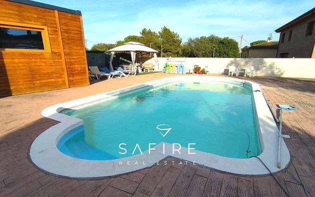 Foto 1 de Chalet en venta en Caldes de Malavella de 4 habitaciones con terraza y piscina