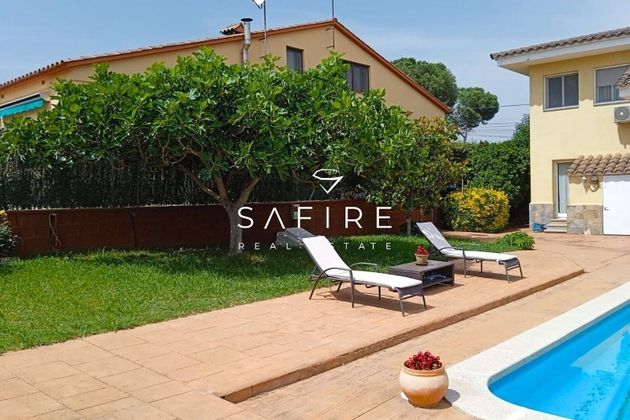 Foto 1 de Casa en venda a Santa Coloma de Farners de 5 habitacions amb terrassa i piscina