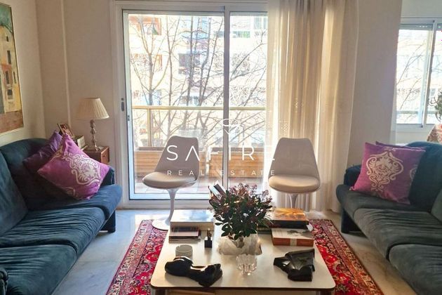 Foto 2 de Alquiler de piso en Eixample Sud – Migdia de 3 habitaciones con terraza y muebles
