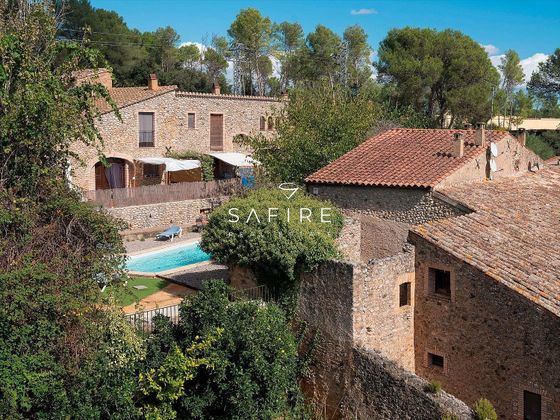 Foto 2 de Casa rural en venta en Sant Miquel de Fluvià de 19 habitaciones con terraza y piscina