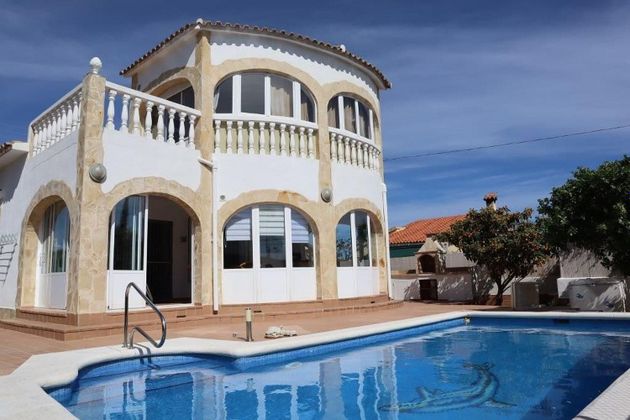 Foto 1 de Chalet en venta en Poblets (els) de 4 habitaciones con terraza y piscina