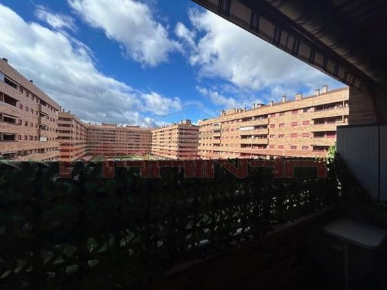 Foto 1 de Piso en venta en El Quiñón de 4 habitaciones con terraza y piscina
