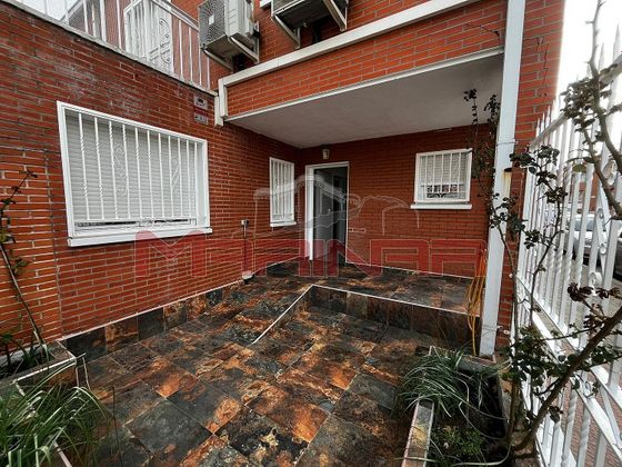 Foto 1 de Venta de casa adosada en Seseña Nuevo de 5 habitaciones con terraza y jardín