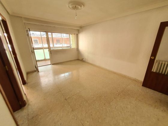 Foto 1 de Venta de piso en Centro - Palencia de 4 habitaciones con terraza y calefacción