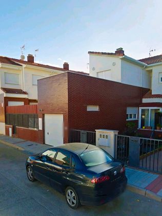 Foto 2 de Casa adossada en venda a Venta de Baños de 3 habitacions amb terrassa i garatge