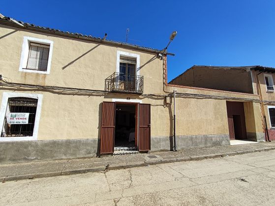 Foto 1 de Casa en venda a Villarramiel de 4 habitacions amb garatge i jardí