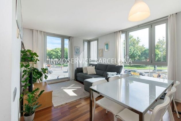Foto 1 de Alquiler de piso en La Barceloneta de 2 habitaciones con terraza y muebles