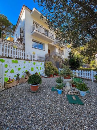 Foto 1 de Casa en venda a Rosamar de 3 habitacions amb terrassa i jardí