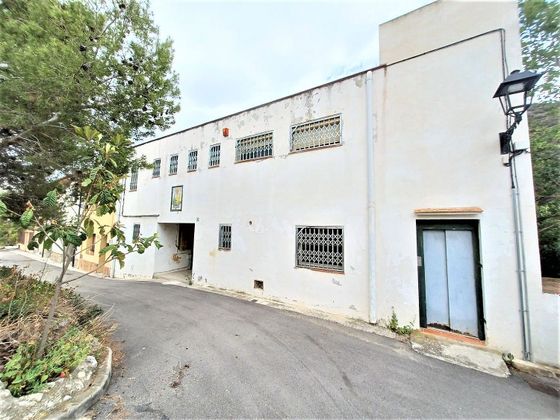 Foto 1 de Casa adossada en venda a Castellví de la Marca de 8 habitacions amb garatge i ascensor