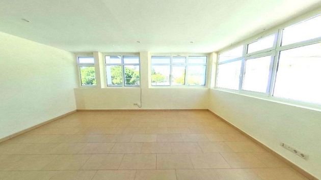 Foto 2 de Venta de piso en Segur de Calafell de 2 habitaciones con terraza y calefacción