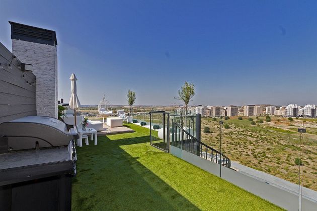 Foto 2 de Àtic en venda a El Cañaveral - Los Berrocales de 4 habitacions amb terrassa i piscina