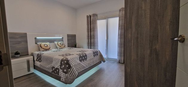 Foto 2 de Casa en venda a Perales de Tajuña de 4 habitacions amb balcó i aire acondicionat
