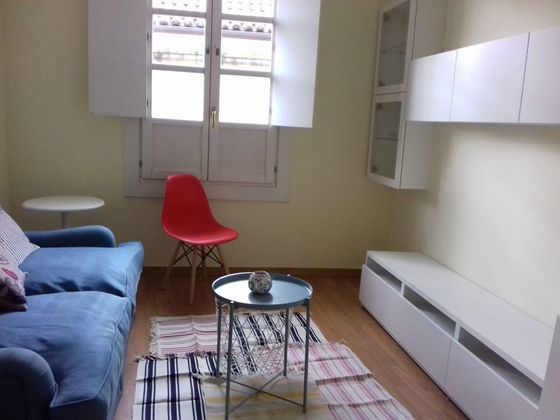 Foto 1 de Piso en venta en Casco Viejo de 2 habitaciones con muebles