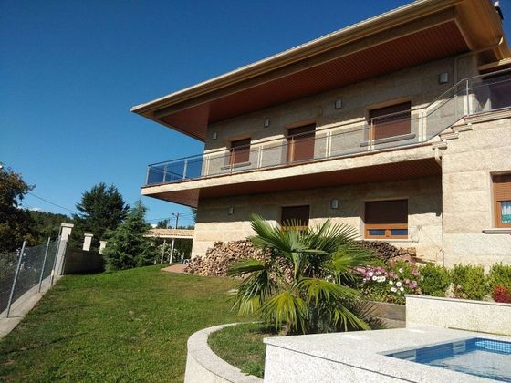 Foto 2 de Chalet en venta en Pereiro de Aguiar (O) de 7 habitaciones con piscina y garaje