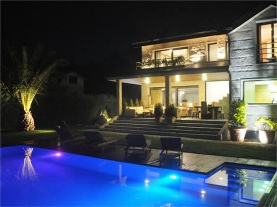 Foto 1 de Xalet en venda a Toén de 5 habitacions amb terrassa i piscina