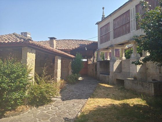 Foto 2 de Casa en venta en Pereiro de Aguiar (O) de 6 habitaciones con piscina y jardín