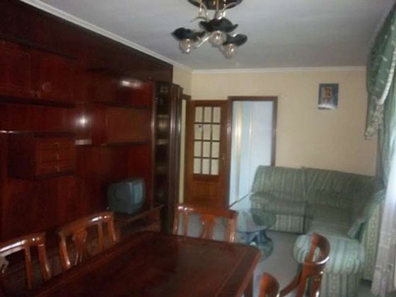 Foto 2 de Piso en venta en Vistahermosa de 4 habitaciones con garaje