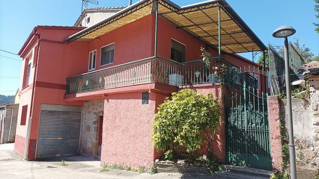 Foto 1 de Casa en venda a A Ponte de 6 habitacions amb terrassa i garatge