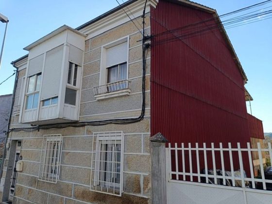 Foto 1 de Casa en venda a San Rosendo de 4 habitacions amb terrassa i garatge