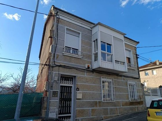 Foto 2 de Casa en venda a San Rosendo de 4 habitacions amb terrassa i garatge