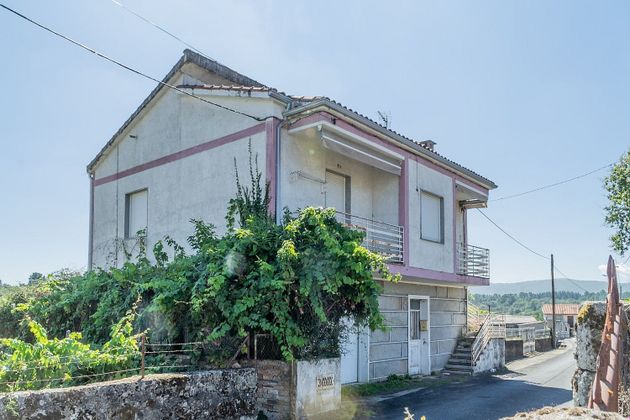 Foto 1 de Xalet en venda a San Cibrao das Viñas de 4 habitacions amb terrassa i garatge