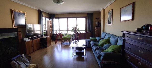 Foto 2 de Pis en venda a O Berbés - Peniche de 4 habitacions amb garatge i ascensor