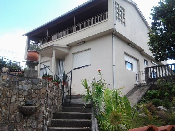 Foto 1 de Xalet en venda a Mondariz-Balneario de 5 habitacions amb terrassa i garatge